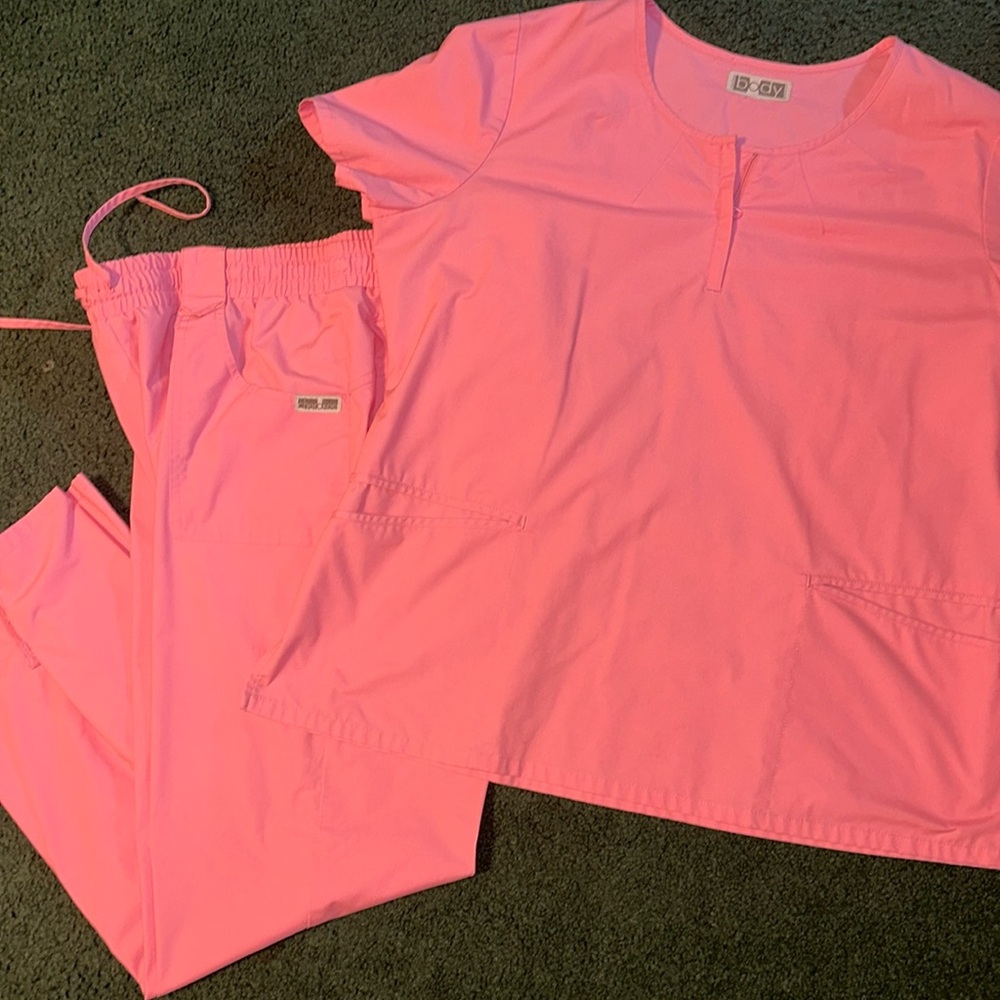 Women’s Scrub set - Size Large
